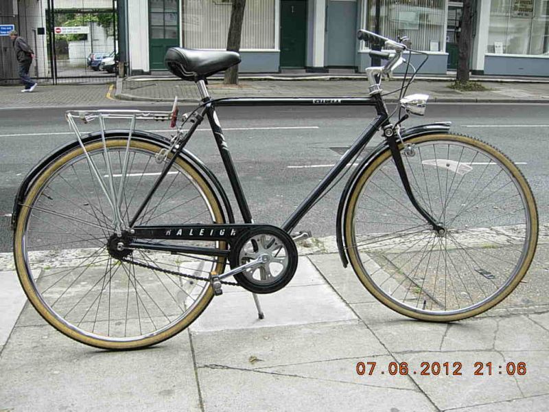 raleigh classic men's bike